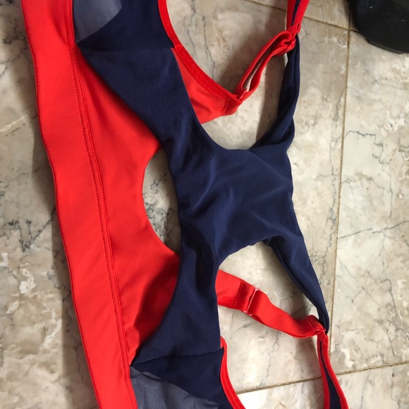 NWOT Champion sports bra size 38D - Picture 4 of 4